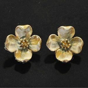 ✨Beautiful Vintage Blossom Clip On Earrings